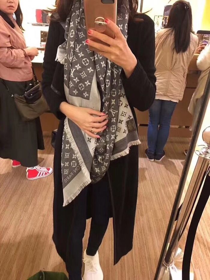 Louis Vuitton Scarf LVS00180